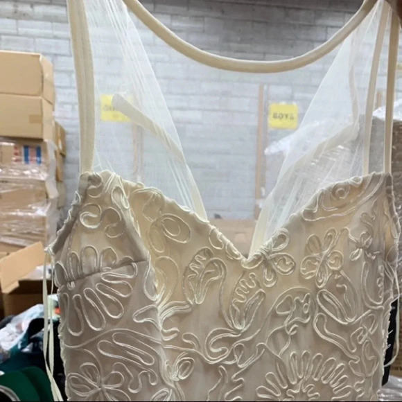Lulu’s Wedding Dress Ivory Lace Embroidered Size Small New - Picture 14 of 16